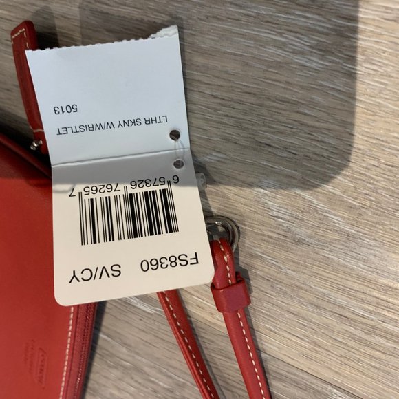 NWT COACH LEATHER SKINNY RED WRISTLET - Picture 3 of 6